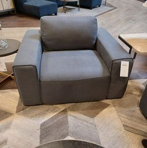 Meet your Posher, Ambrocio